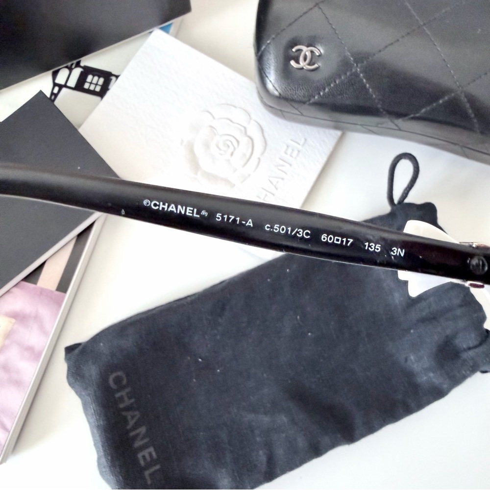 Chanel CC Logo Ribbon‎ Black Acetate Oversized Sunglasses - Picture 3 of 9